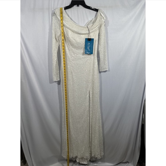 NWT $498 Mac‎ Duggal [ 4 ] Sequined Drop Shoulder Long Sleeve Gown in White - Picture 5 of 14